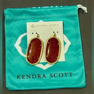 Kendra Scott Elle Earrings. Copper sparkle set in Gold